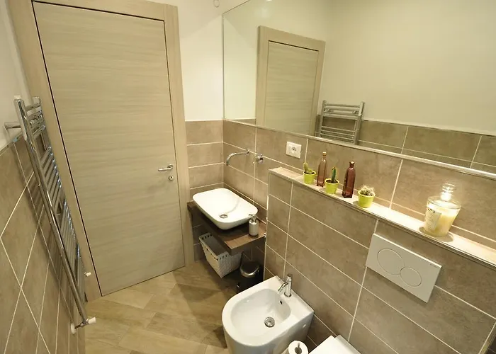 The Lighthouse Apartment *